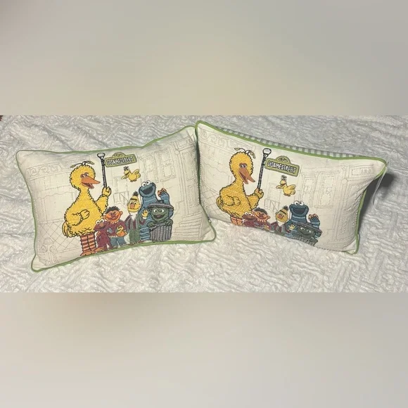 2 Brand New Sesame Street Character Throw Pillows Set Zip with Green Trim - Picture 2 of 9